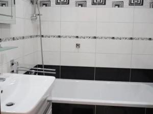 Pronájem bytu 3+1, Praha - Letňany, Kuželova, 71 m2