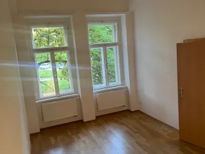 Pronájem bytu 3+1, Praha - Nové Město, Na Moráni, 70 m2