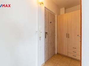 Pronájem bytu 1+1, Slaný, Na Vavřinci, 34 m2