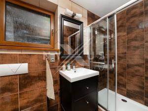 Prodej rodinného domu, Králův Dvůr, Na Vinohradech, 103 m2