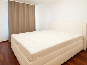 Prodej bytu 2+kk, Praha - Žižkov, Olšanská, 79 m2