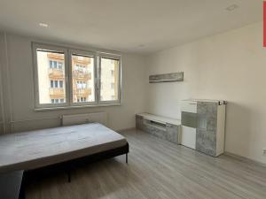 Pronájem bytu 1+1, Opava, Skřivánčí, 34 m2