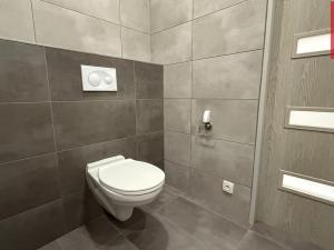 Pronájem bytu 1+1, Opava, Skřivánčí, 34 m2