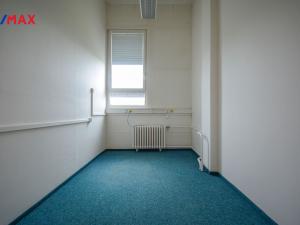 Pronájem kanceláře, Hradec Králové - Věkoše, Akademika Bedrny, 38 m2