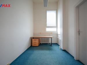Pronájem kanceláře, Hradec Králové - Věkoše, Akademika Bedrny, 38 m2