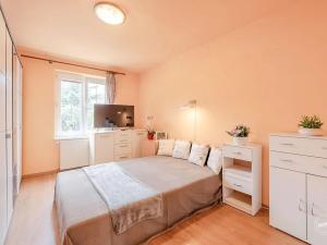Prodej vícegeneračního domu, Praha - Zbraslav, Studniční, 242 m2