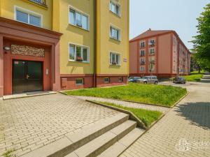 Prodej bytu 3+1, Ostrov, S. K. Neumanna, 68 m2