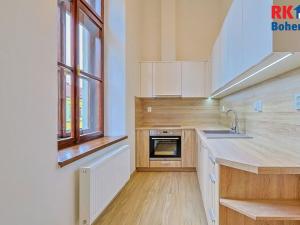 Pronájem bytu 1+kk, Český Brod, nám. Arnošta z Pardubic, 51 m2