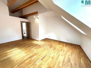 Pronájem bytu 3+kk, Třebíč, Martinské nám., 79 m2