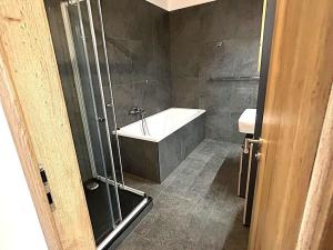 Pronájem bytu 3+kk, Třebíč, Martinské nám., 79 m2