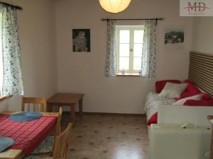 Prodej vícegeneračního domu, Brniště - Hlemýždí, 248 m2