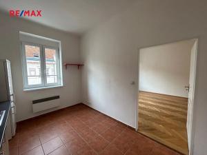 Pronájem bytu 1+1, Praha - Smíchov, Na Plzeňce, 43 m2