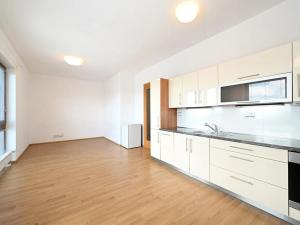 Pronájem kanceláře, Praha - Liboc, Evropská, 33 m2
