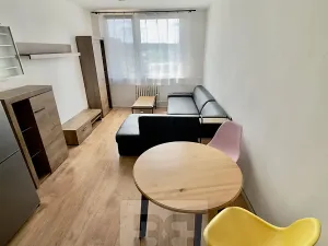 Pronájem bytu 2+kk, Kladno, Holandská, 39 m2