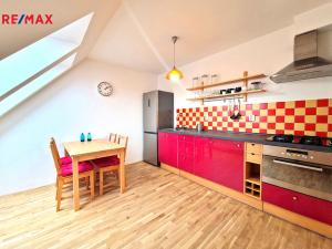Pronájem bytu 2+kk, Praha, Domažlická, 62 m2