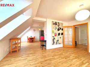 Pronájem bytu 2+kk, Praha, Domažlická, 62 m2
