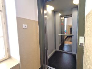 Pronájem bytu 2+kk, Praha, Domažlická, 62 m2