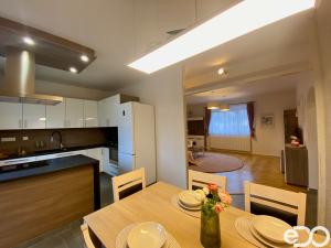 Pronájem bytu 3+kk, Mladá Boleslav, S. K. Neumanna, 94 m2