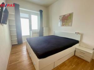 Pronájem bytu 2+kk, Praha - Nusle, Na Veselí, 51 m2