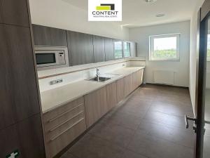 Pronájem kanceláře, Praha - Dolní Chabry, Dopraváků, 258 m2