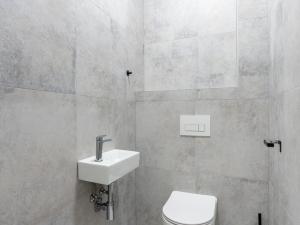 Pronájem bytu 2+kk, Praha - Kyje, Za černým mostem, 64 m2