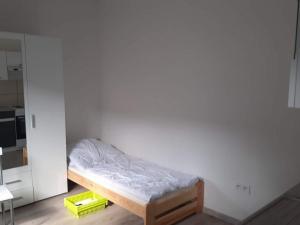 Pronájem bytu 1+kk, Pardubice - Svítkov, Dlouhá, 24 m2