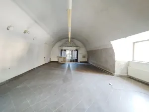 Pronájem obchodního prostoru, Hradec Králové, Československé armády, 136 m2