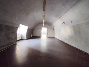 Pronájem obchodního prostoru, Hradec Králové, Československé armády, 136 m2