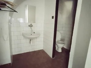Pronájem obchodního prostoru, Hradec Králové, Československé armády, 136 m2