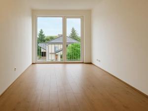 Prodej bytu 2+kk, Praha - Hostavice, Českobrodská, 64 m2