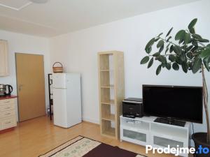 Pronájem bytu 2+kk, Brno, třída Generála Píky, 40 m2