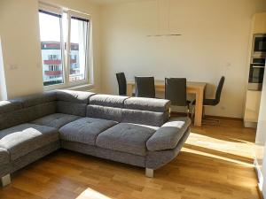 Pronájem bytu 2+kk, Praha - Pitkovice, Chorošová, 61 m2