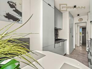 Prodej bytu 3+1, Praha - Bohnice, Dolákova, 78 m2