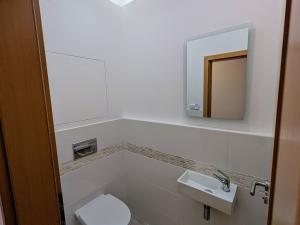 Pronájem bytu 2+kk, Praha - Zličín, Lipovská, 61 m2