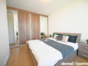Pronájem bytu 2+kk, Praha, Mrázkova, 46 m2