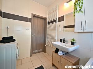Pronájem bytu 2+kk, Praha, Mrázkova, 46 m2