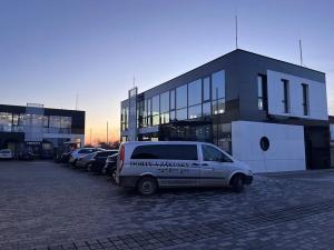 Pronájem obchodního prostoru, Říčany, Duhová, 281 m2