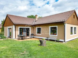 Prodej rodinného domu, Bukvice, 158 m2