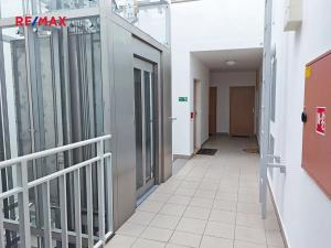 Pronájem bytu 2+kk, Praha - Kyje, Lipnická, 61 m2