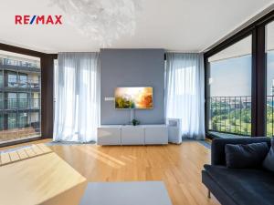 Pronájem bytu 2+kk, Praha - Žižkov, Ke kapslovně, 70 m2