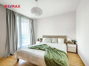 Pronájem bytu 2+kk, Praha - Žižkov, Ke kapslovně, 70 m2