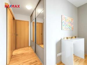 Pronájem bytu 2+kk, Praha - Žižkov, Ke kapslovně, 70 m2