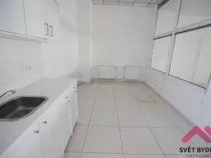 Pronájem obchodního prostoru, Praha - Libeň, Voctářova, 224 m2