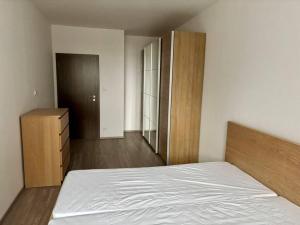 Pronájem bytu 2+kk, Praha - Stodůlky, Svitákova, 67 m2