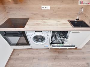 Pronájem bytu 2+kk, Praha - Hloubětín, Kardašovská, 43 m2