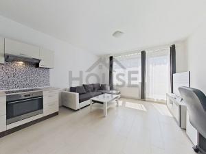 Prodej bytu 1+kk, Praha - Dolní Měcholupy, Honzíkova, 34 m2