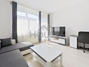 Prodej bytu 1+kk, Praha - Dolní Měcholupy, Honzíkova, 34 m2