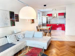 Prodej bytu 3+1, Rosice, Komenského náměstí, 82 m2