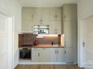 Prodej bytu 2+kk, Praha - Nusle, U Svépomoci, 56 m2
