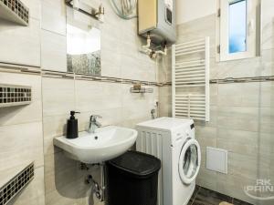 Prodej bytu 2+kk, Praha - Nusle, U Svépomoci, 56 m2